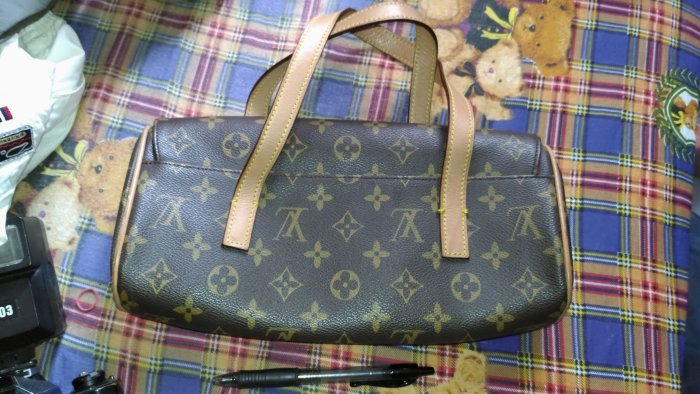 Y9260341735 542 LV包，正品，小提包