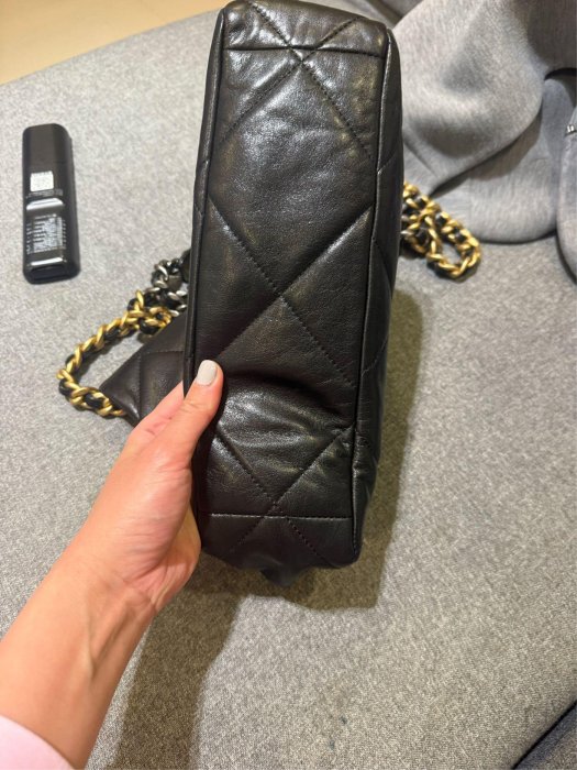 注目 Y1671478601 128 CHANEL 香奈兒19包黑色中號