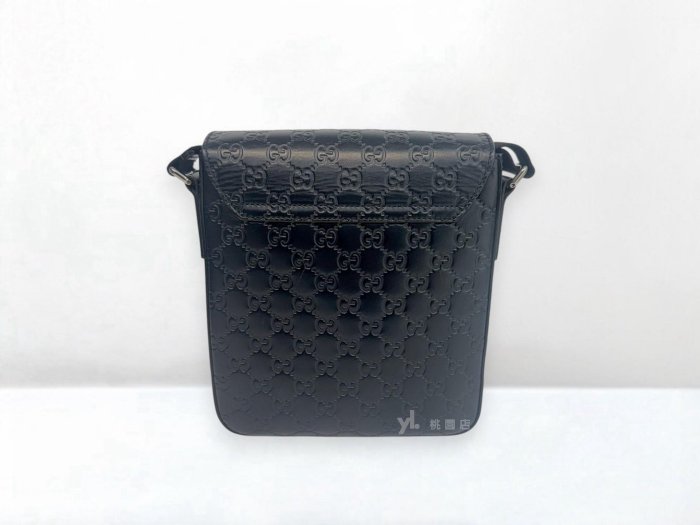 遠麗精品 132 C3855 GUCCI包包 深藍色壓紋牛皮銀釦Signature釦式側背包473877 (桃園店)
